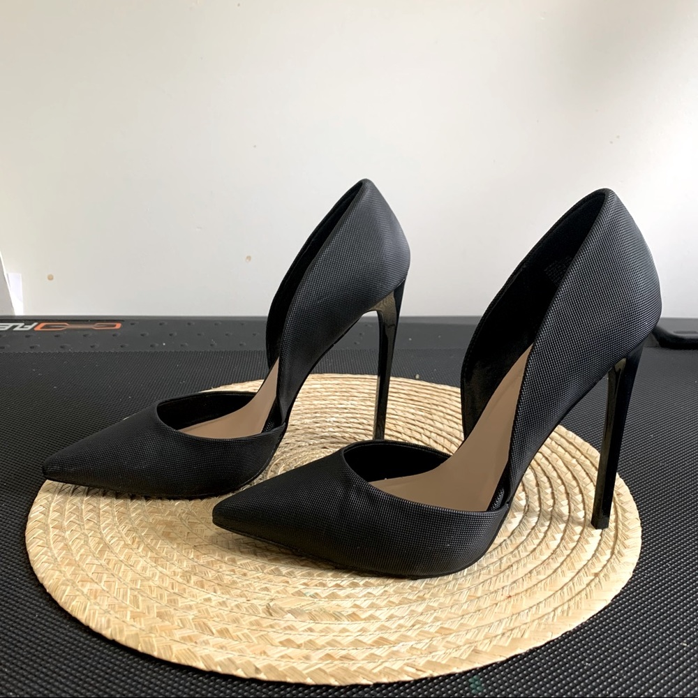 Monika Classy 5’’ Heel Pointy Toe Pumps